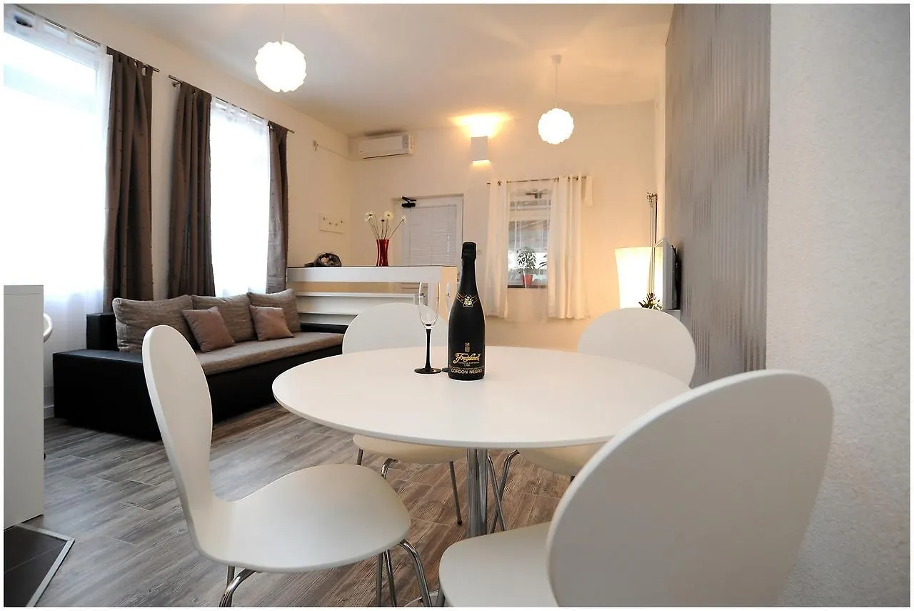 Apartment In Zadar/Zadar Riviera 8067